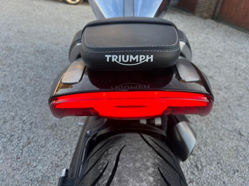 TRIUMPH Rocket III