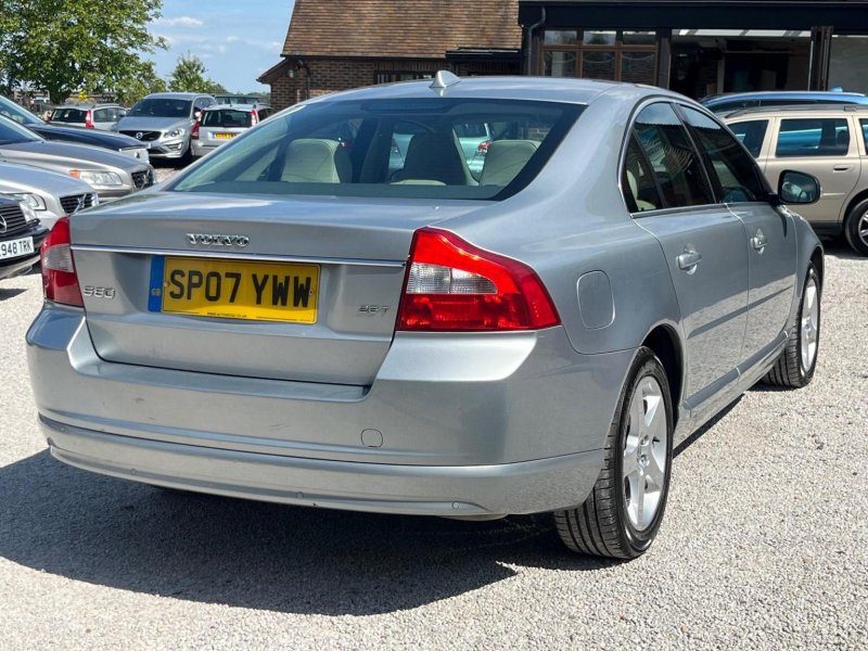 VOLVO S80