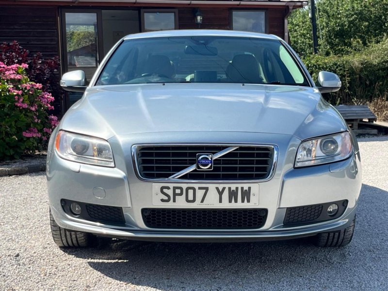 VOLVO S80