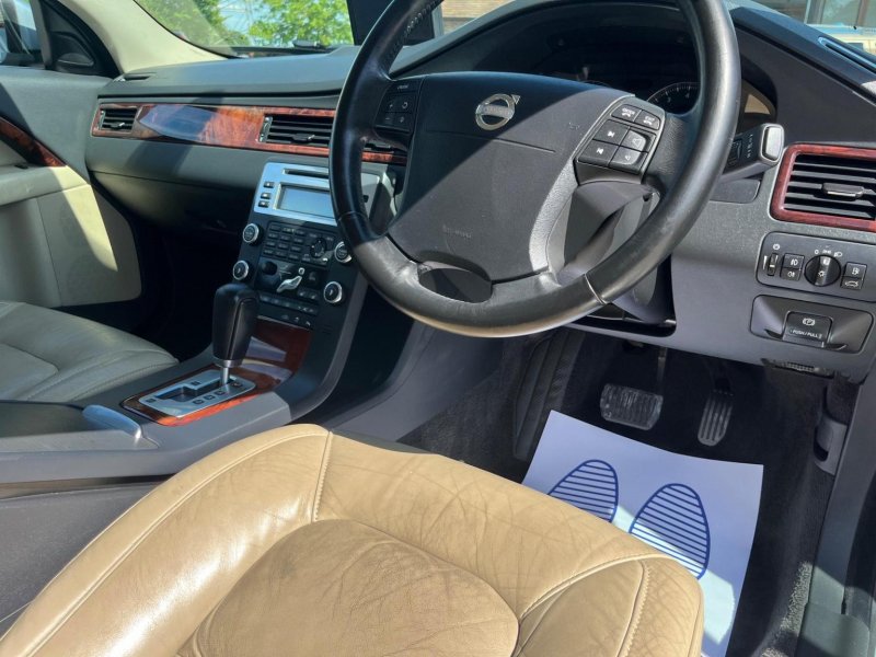 VOLVO S80