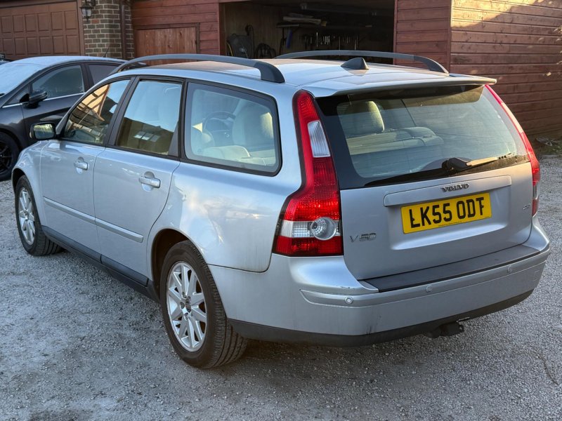 VOLVO V50