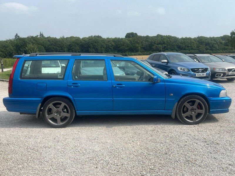 VOLVO V70