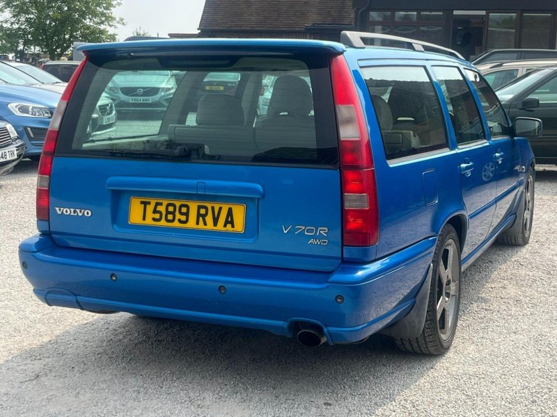 VOLVO V70