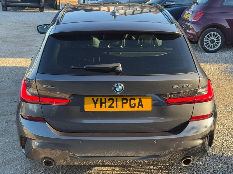 BMW 3 SERIES