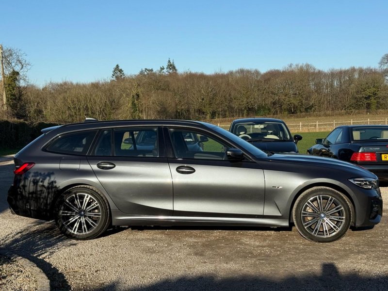 BMW 3 SERIES
