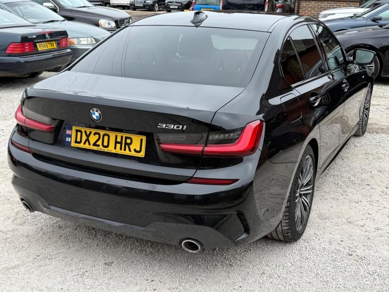 BMW 3 SERIES
