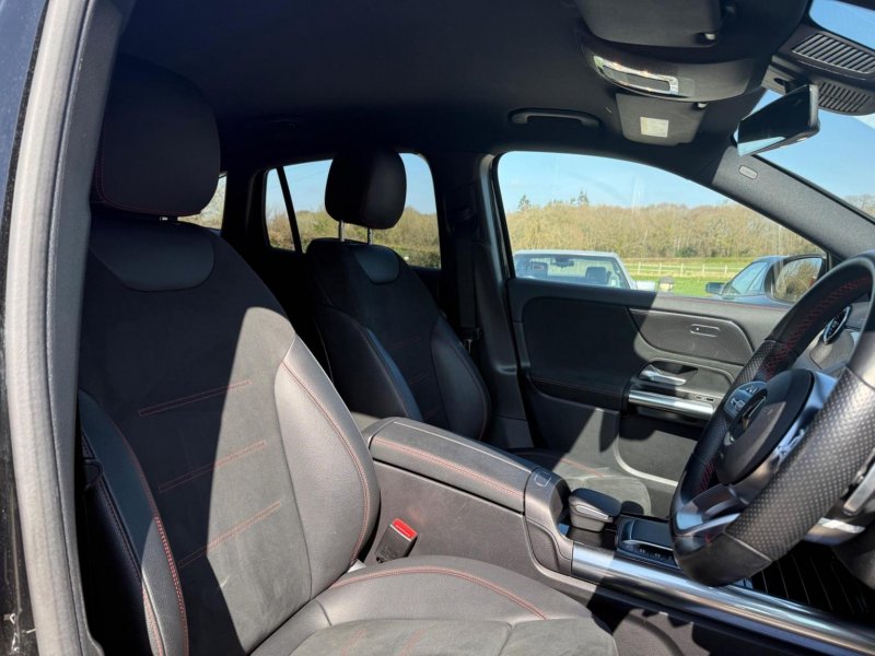 MERCEDES-BENZ GLA CLASS