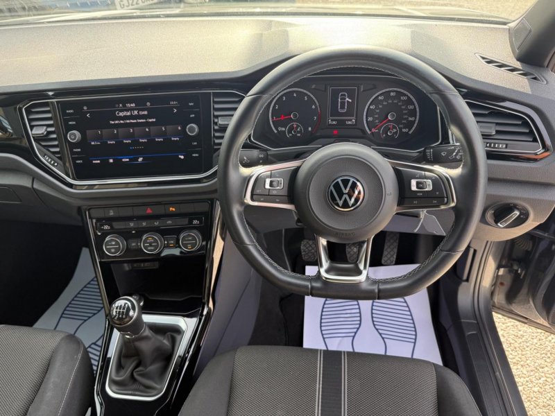 VOLKSWAGEN T-ROC