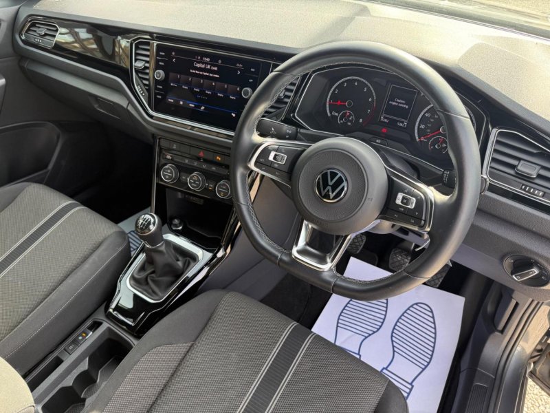 VOLKSWAGEN T-ROC